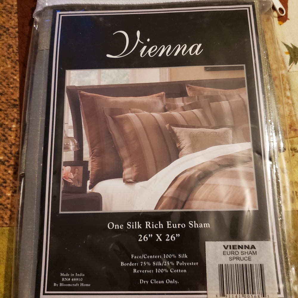 Vienna Spruce Colored Silk Sham. 26"x26"